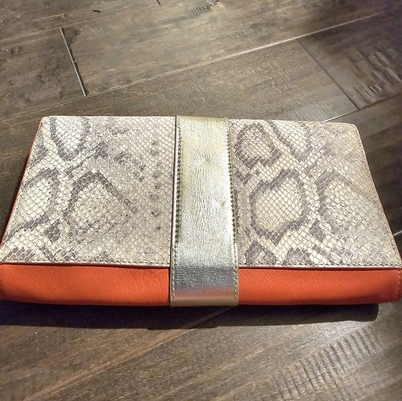 Vince Camuto Clutch 100% Leather - Picture 4 of 7